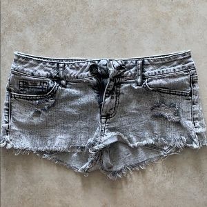Bullhead Black Acid Wash denim shorts size 3